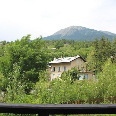 Appartement Au Calme, A Deux Pas Du Plan D Eau Embrun Bagian luar foto